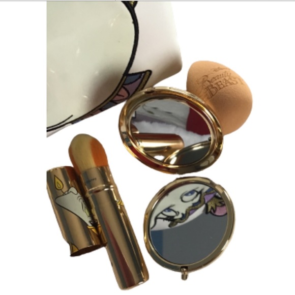 Disney The Beauty And The Beast Collection Mirror Makeup Bag Kabuki Blender New - Picture 3 of 3